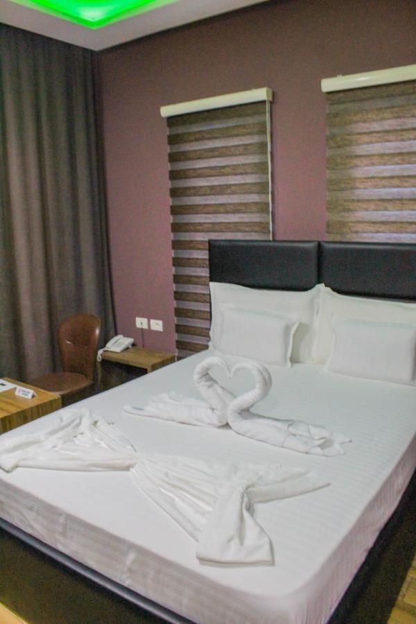 Hotel Golden Shkoder Ngoại thất bức ảnh