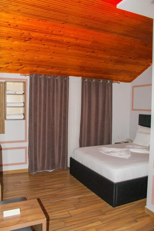 Hotel Golden Shkoder Ngoại thất bức ảnh