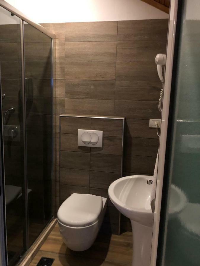 Hotel Golden Shkoder Ngoại thất bức ảnh