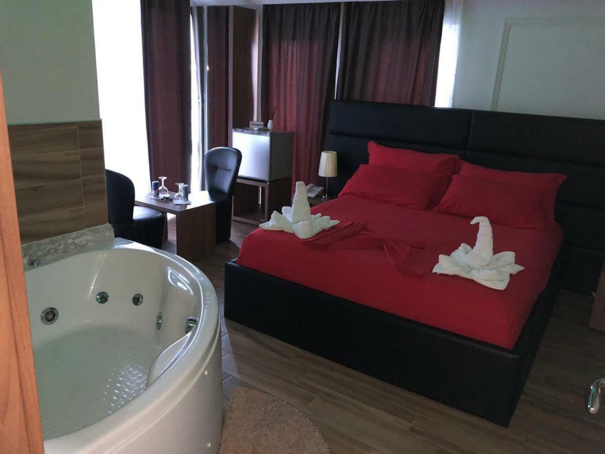 Hotel Golden Shkoder Ngoại thất bức ảnh