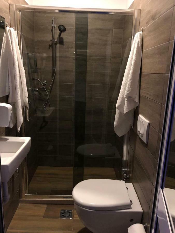 Hotel Golden Shkoder Ngoại thất bức ảnh
